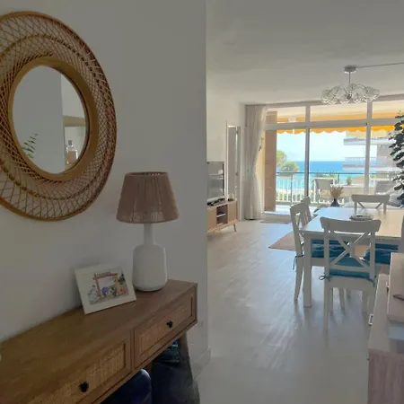Beach Apartment Costa Brava Bed & Breakfast